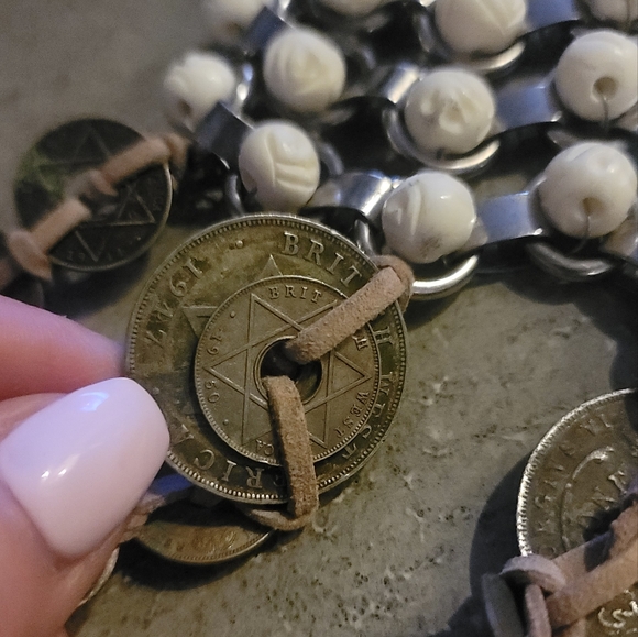 DANNIJO BIB NECKLACE - Picture 2 of 5